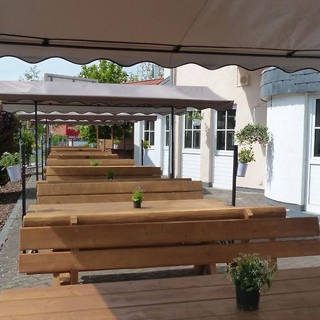 Hotel Restaurant Ortenberger Hof Ortenberg  المظهر الخارجي الصورة